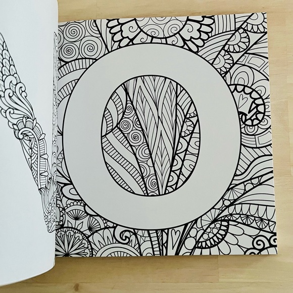 NEW A to Z Adult Colouring Book - Picture 6 of 10